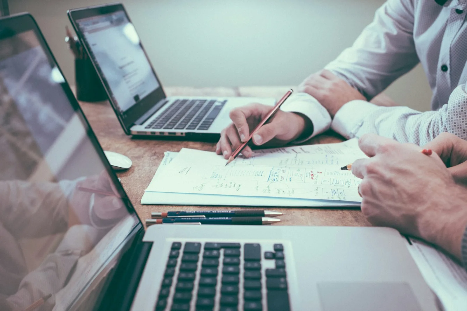 Desk planning session for choosing beginner index funds